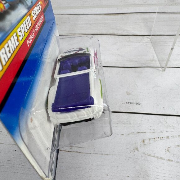 Hot Wheels Lot of 4 – Fantasy & Concept Cars (Carded, Package Wear) - Picture 5 of 16